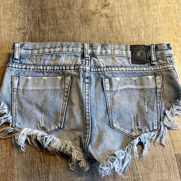 One Teaspoon Jean Shorts - Picture 4 of 5